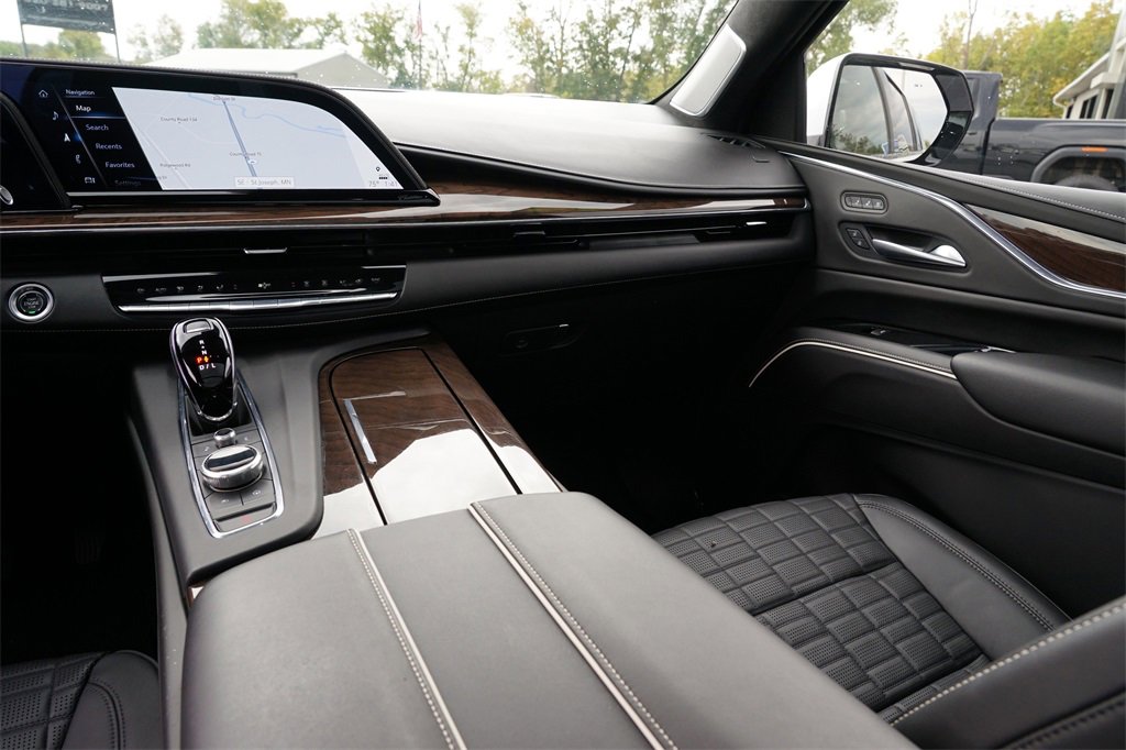 Used 2023 Cadillac Escalade ESV Sport Platinum w/ LPO, ONYX Package image 21