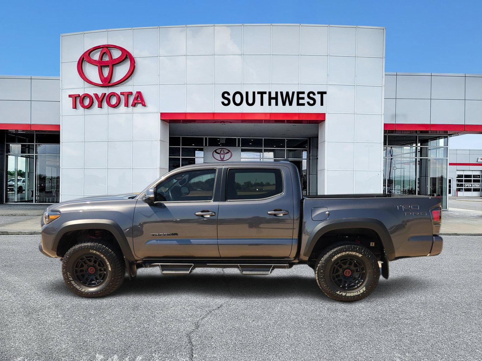 Used 2023 Toyota Tacoma TRD Pro AWD/4WD image 3