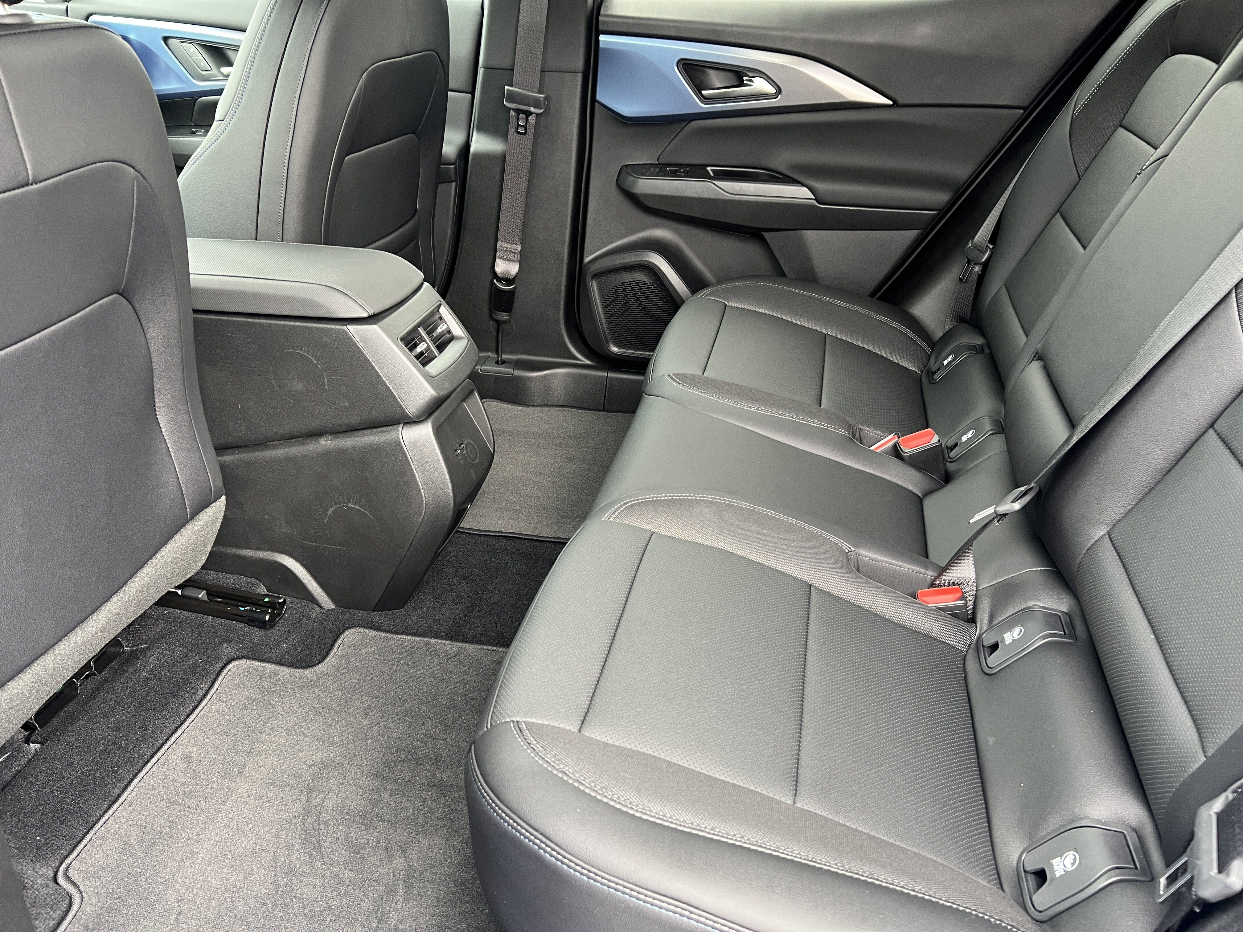 New 2026 Chevrolet Equinox EV LT image 16