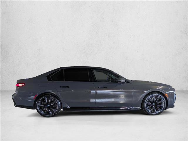 Used 2023 BMW i7 xDrive60 AWD/4WD image 4