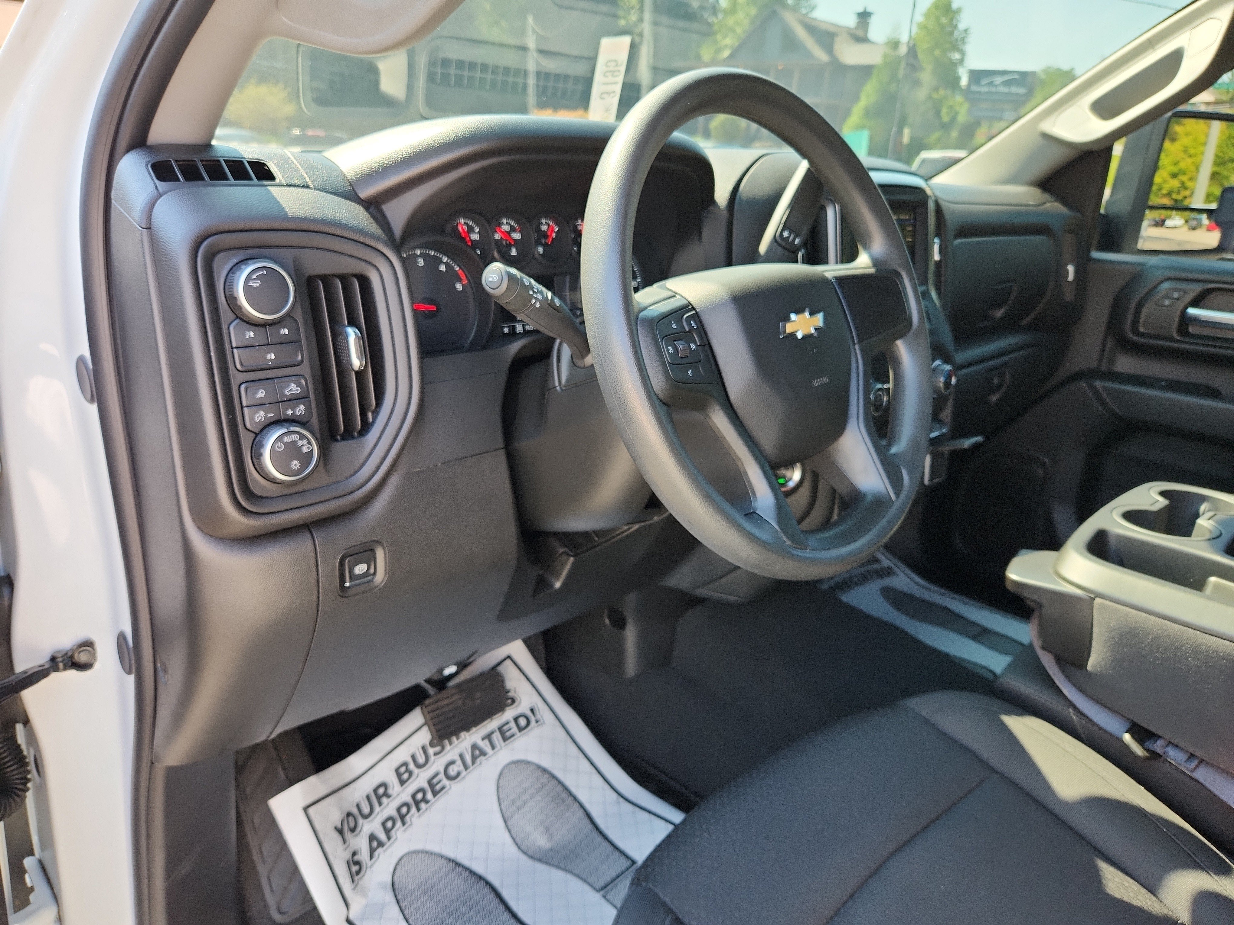 Used 2025 Chevrolet Silverado 2500 W/T AWD/4WD image 14