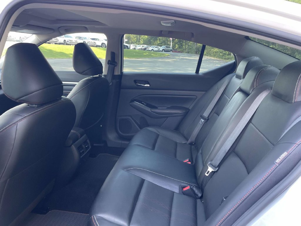 Used 2023 Nissan Altima 2.0 SR FWD image 12