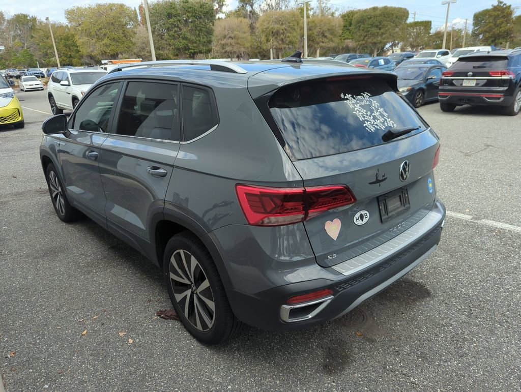 Used 2022 Volkswagen Taos SE image 3