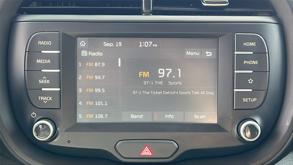 Used 2021 Kia Soul LX image 25