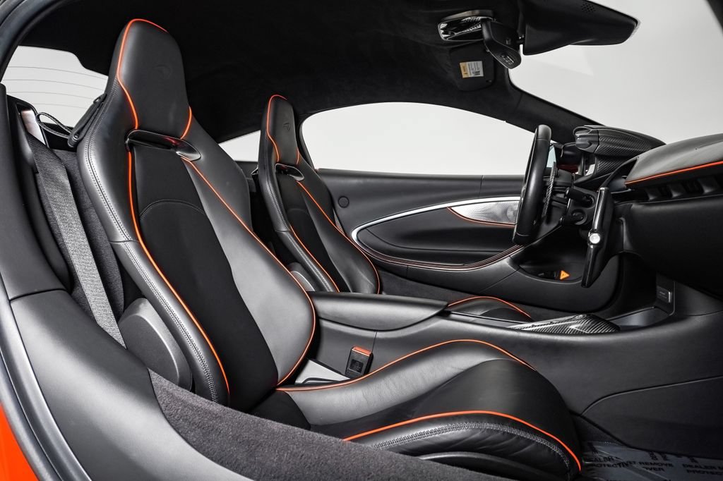 Used 2023 McLaren Artura RWD image 19