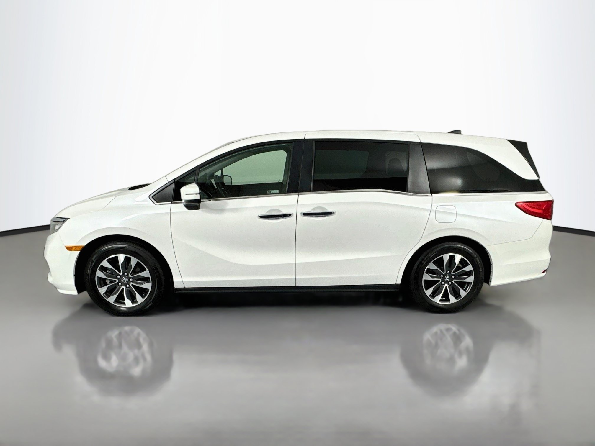 Certified 2024 Honda Odyssey EX-L image 8