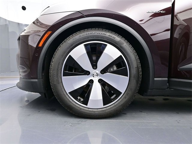 Used 2024 Porsche Macan 4 Electric image 6