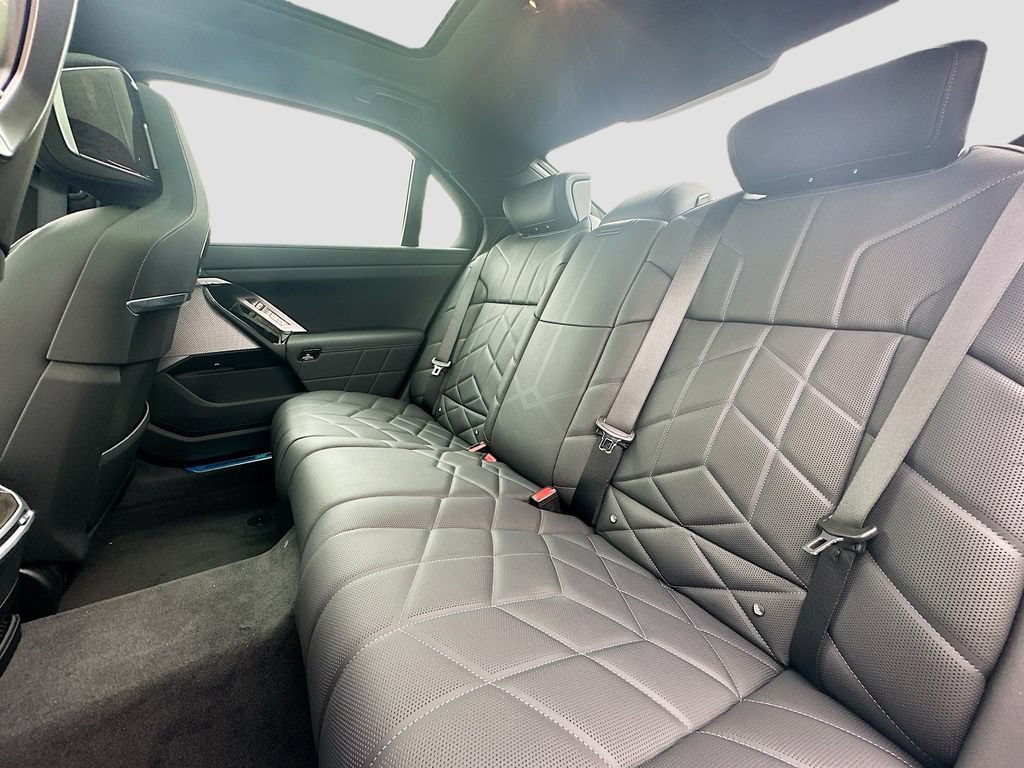 New 2026 BMW 760i xDrive w/ Executive Package AWD/4WD image 26