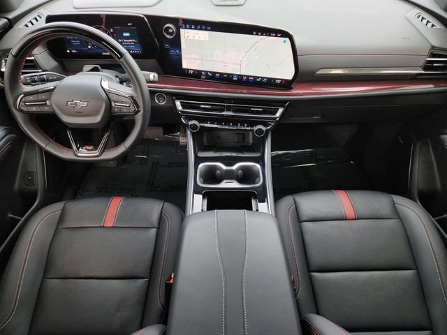 Used 2025 Chevrolet Traverse RS image 28