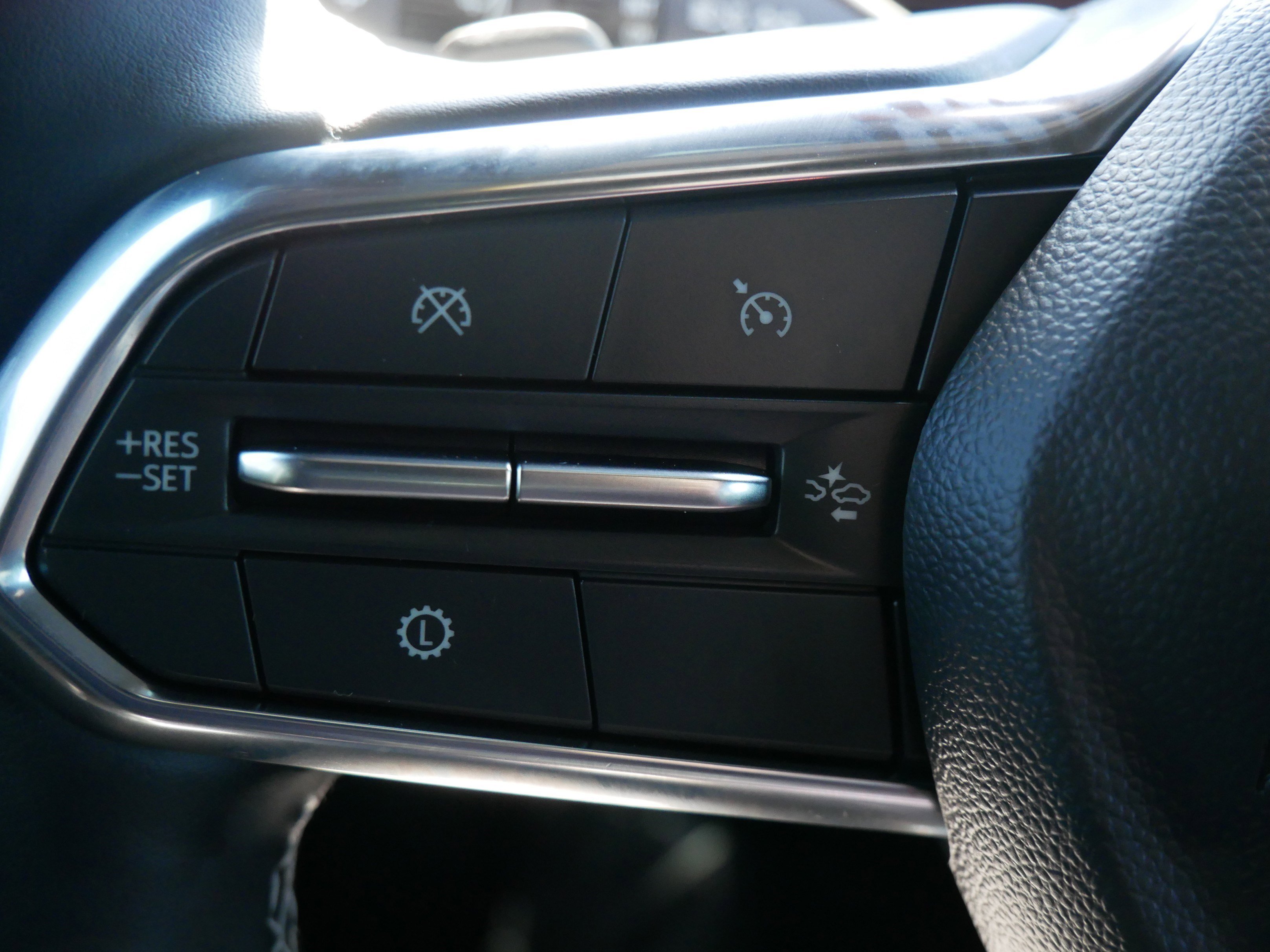 Used 2025 Chevrolet Traverse Z71 w/ Driver Confidence Package image 31