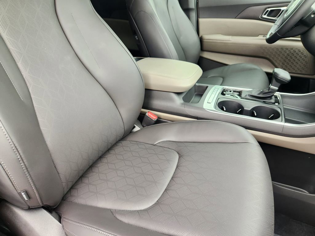 New 2026 Kia Carnival EX image 10