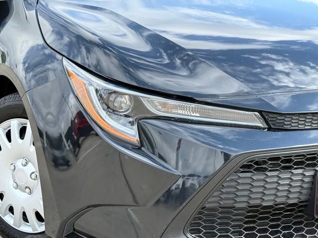 Used 2021 Toyota Corolla LE image 3