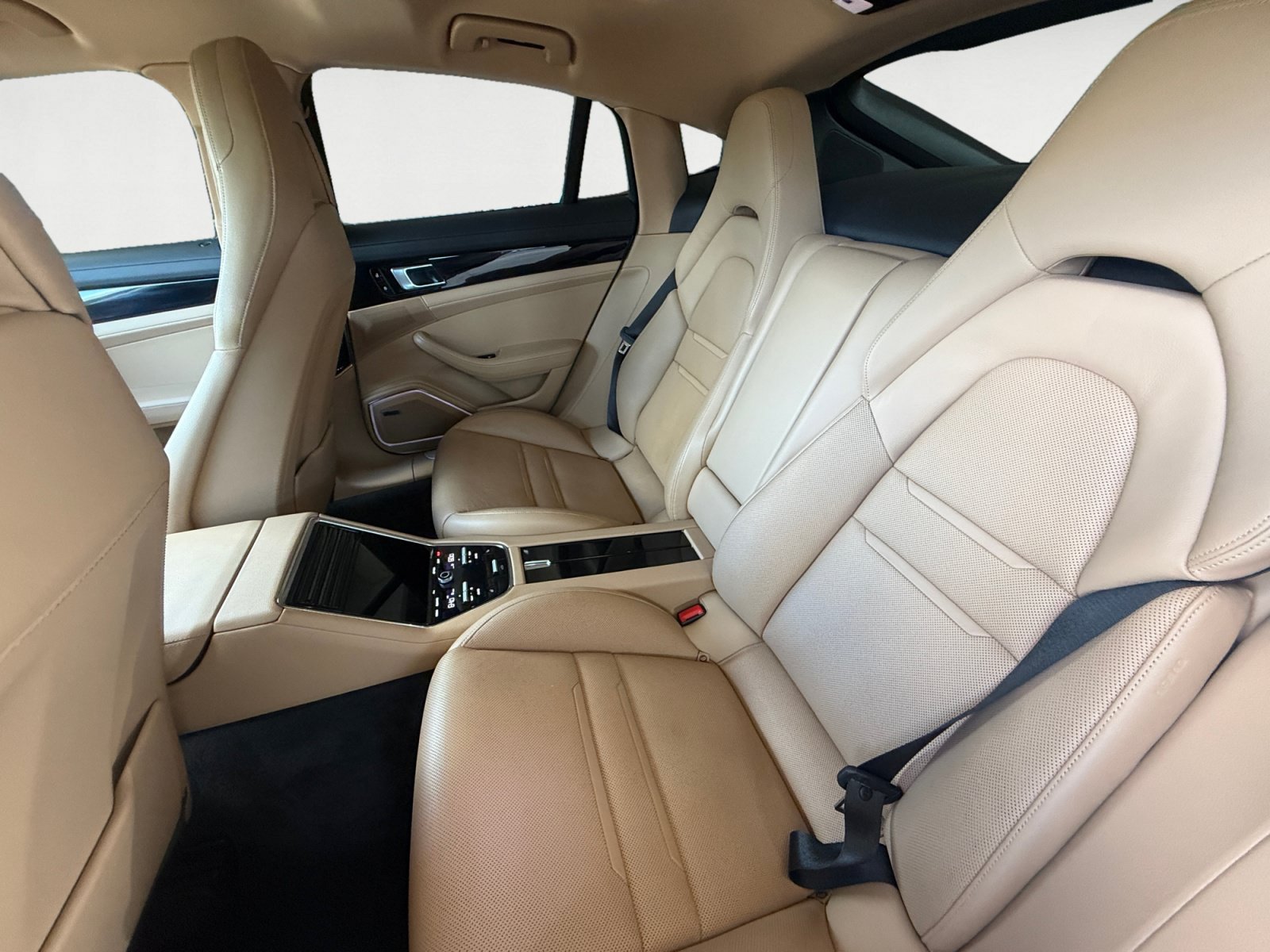 Used 2021 Porsche Panamera RWD image 13