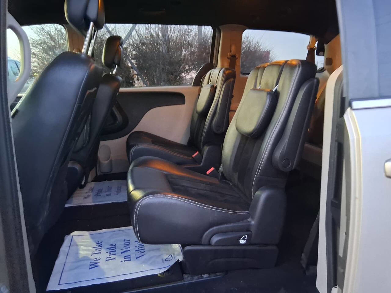 Used 2015 Dodge Grand Caravan SXT image 14