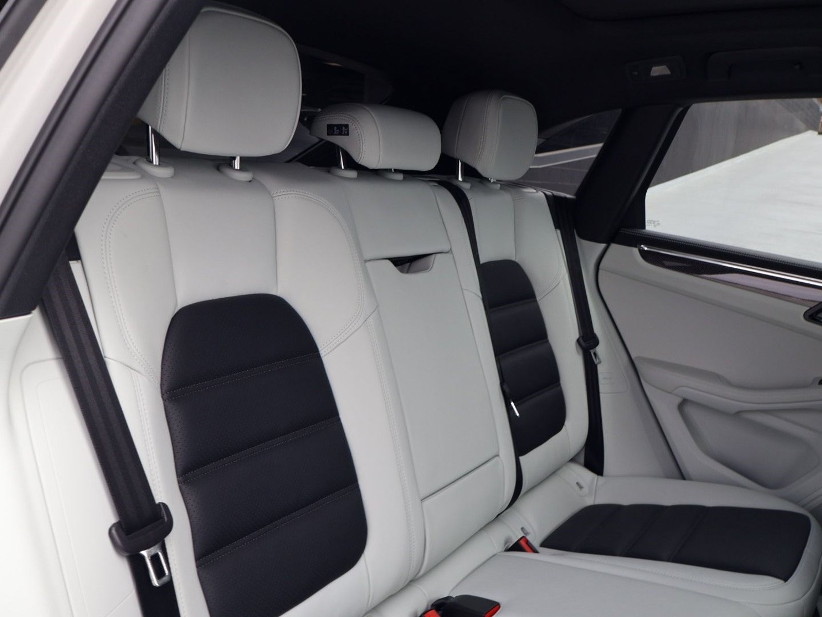 New 2026 Porsche Macan GTS AWD/4WD image 23