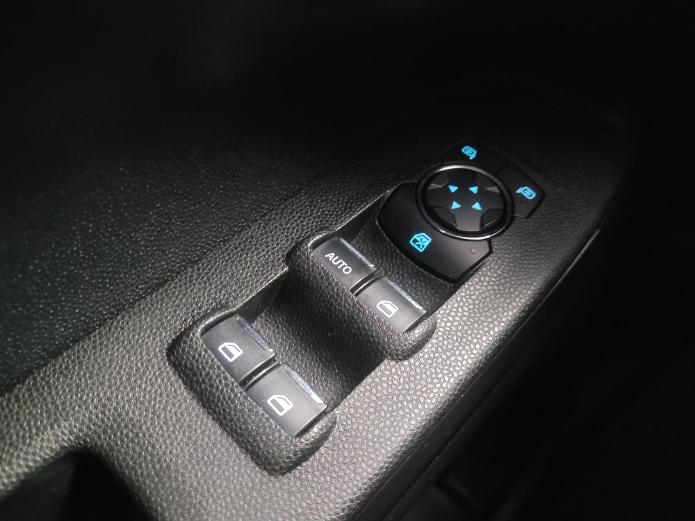 Used 2019 Ford EcoSport SE w/ SE Convenience Package image 27