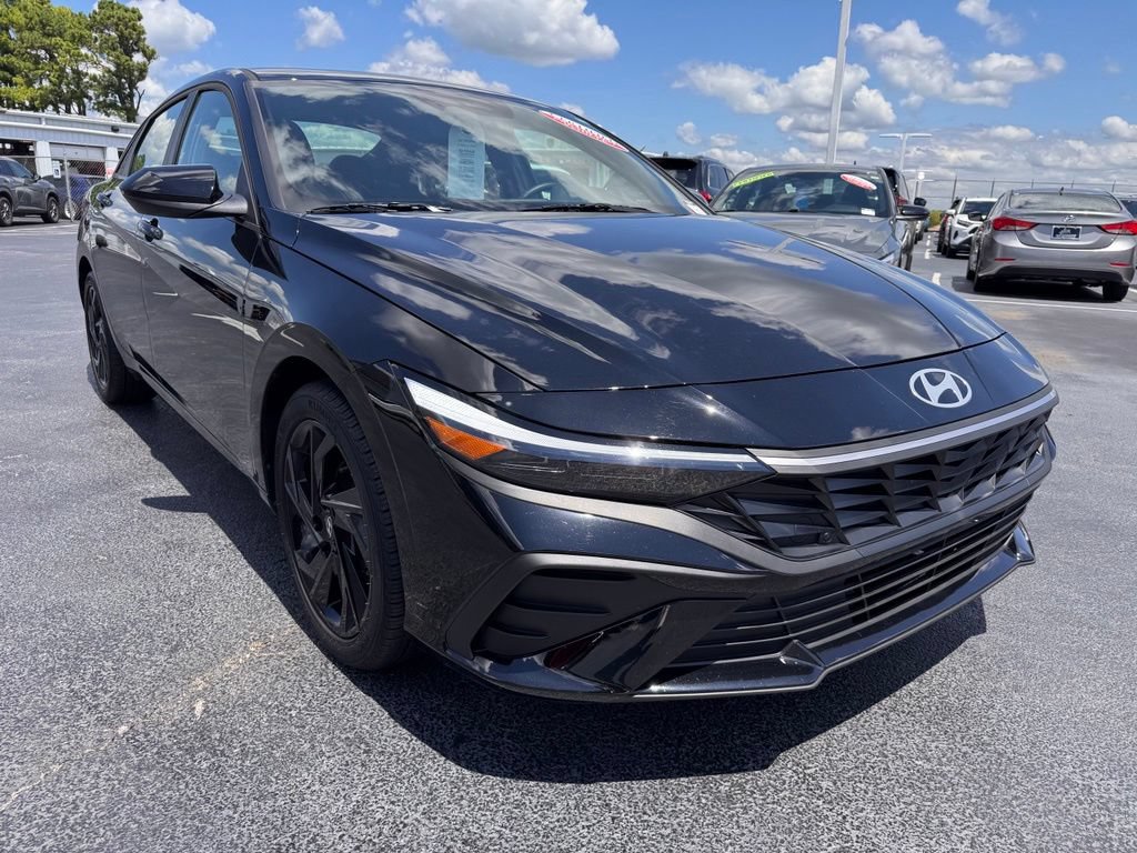 Used 2026 Hyundai Elantra Sport FWD image 7