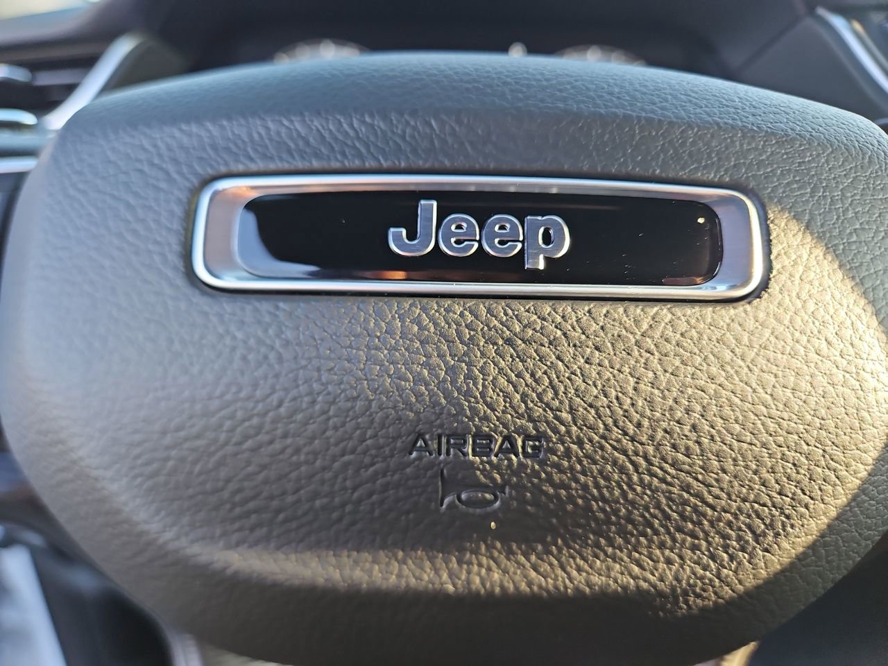 New 2025 Jeep Grand Cherokee L Laredo image 22