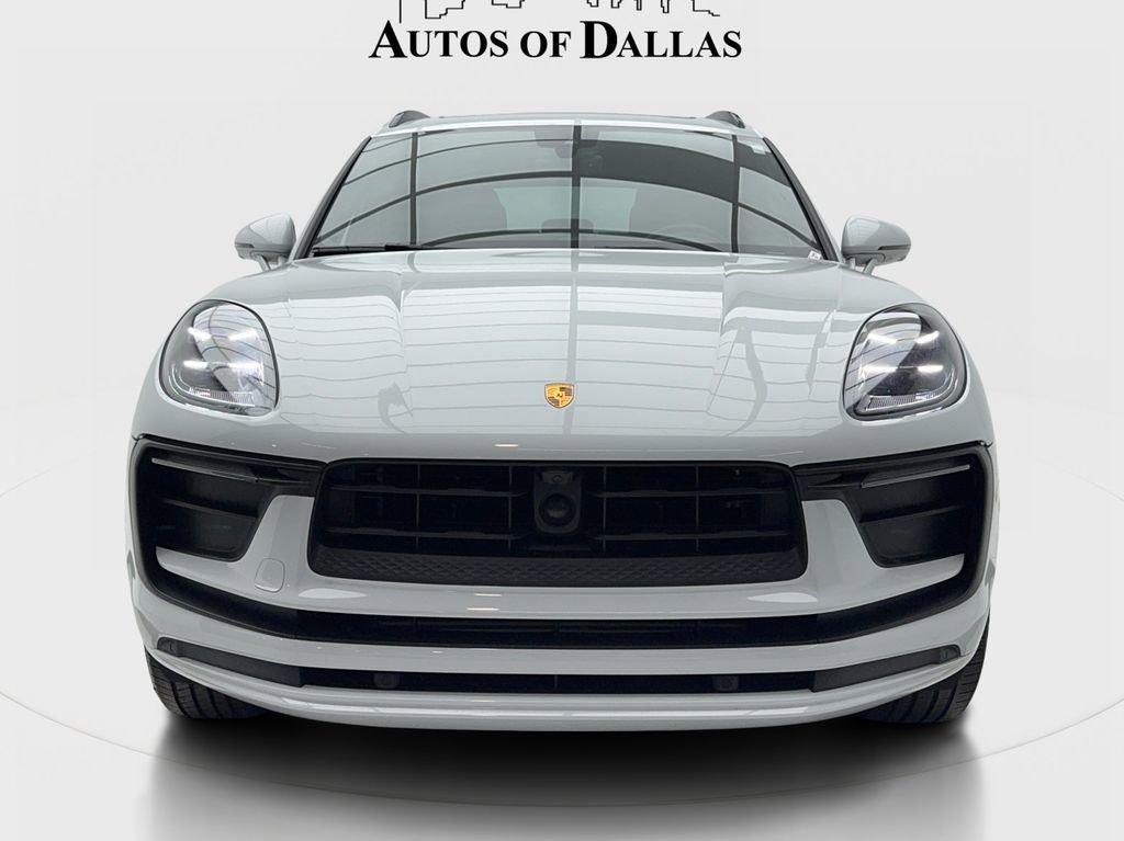 Used 2023 Porsche Macan w/ Sport Chrono Package image 4