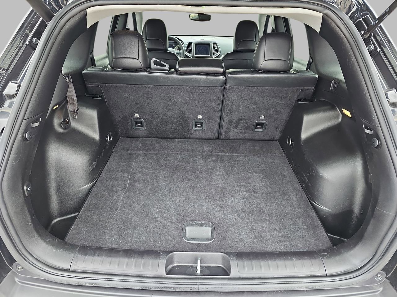 Used 2022 Jeep Cherokee Trailhawk w/ Comfort/Convenience Group image 15