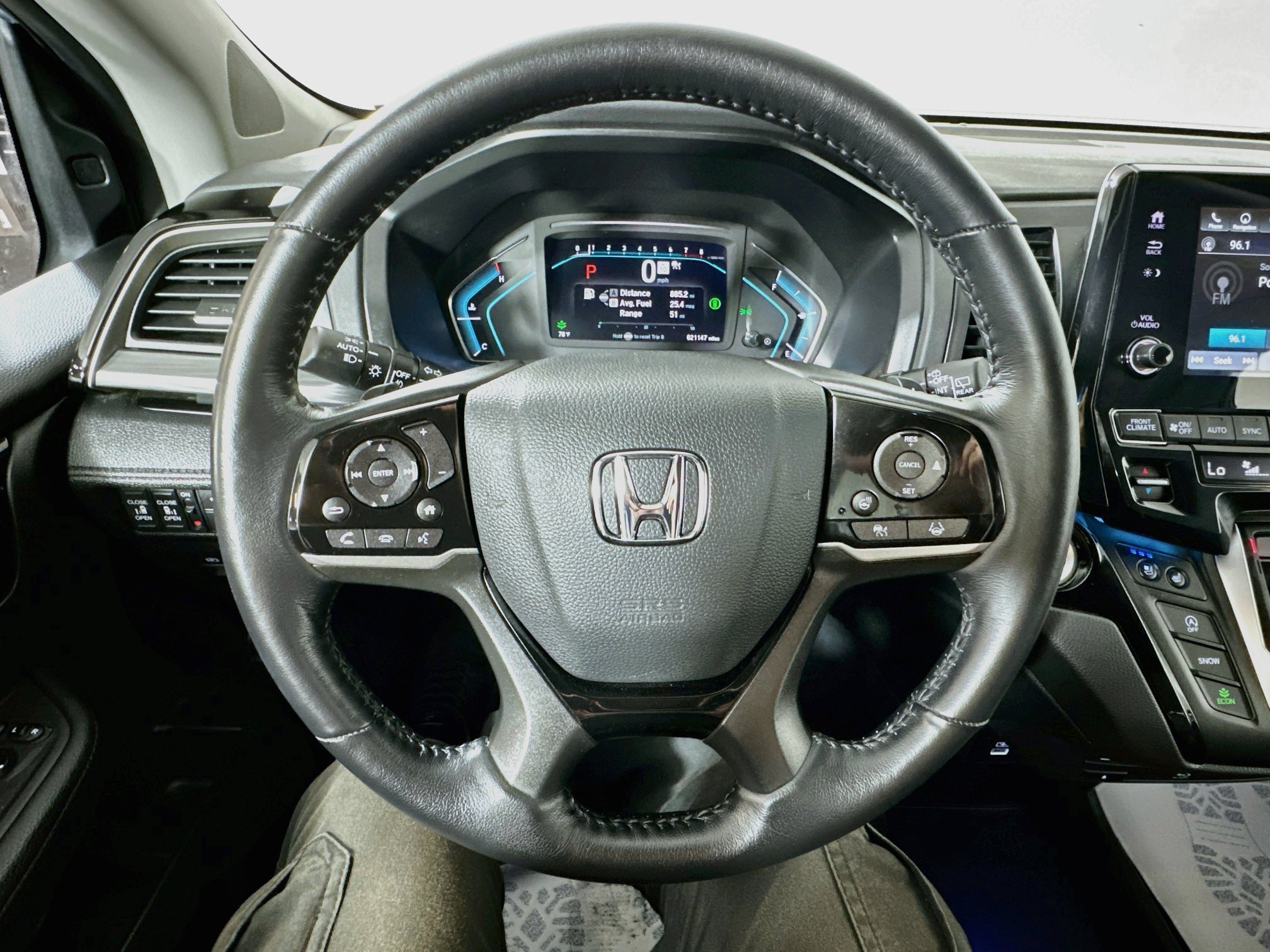 Used 2024 Honda Odyssey Elite image 11