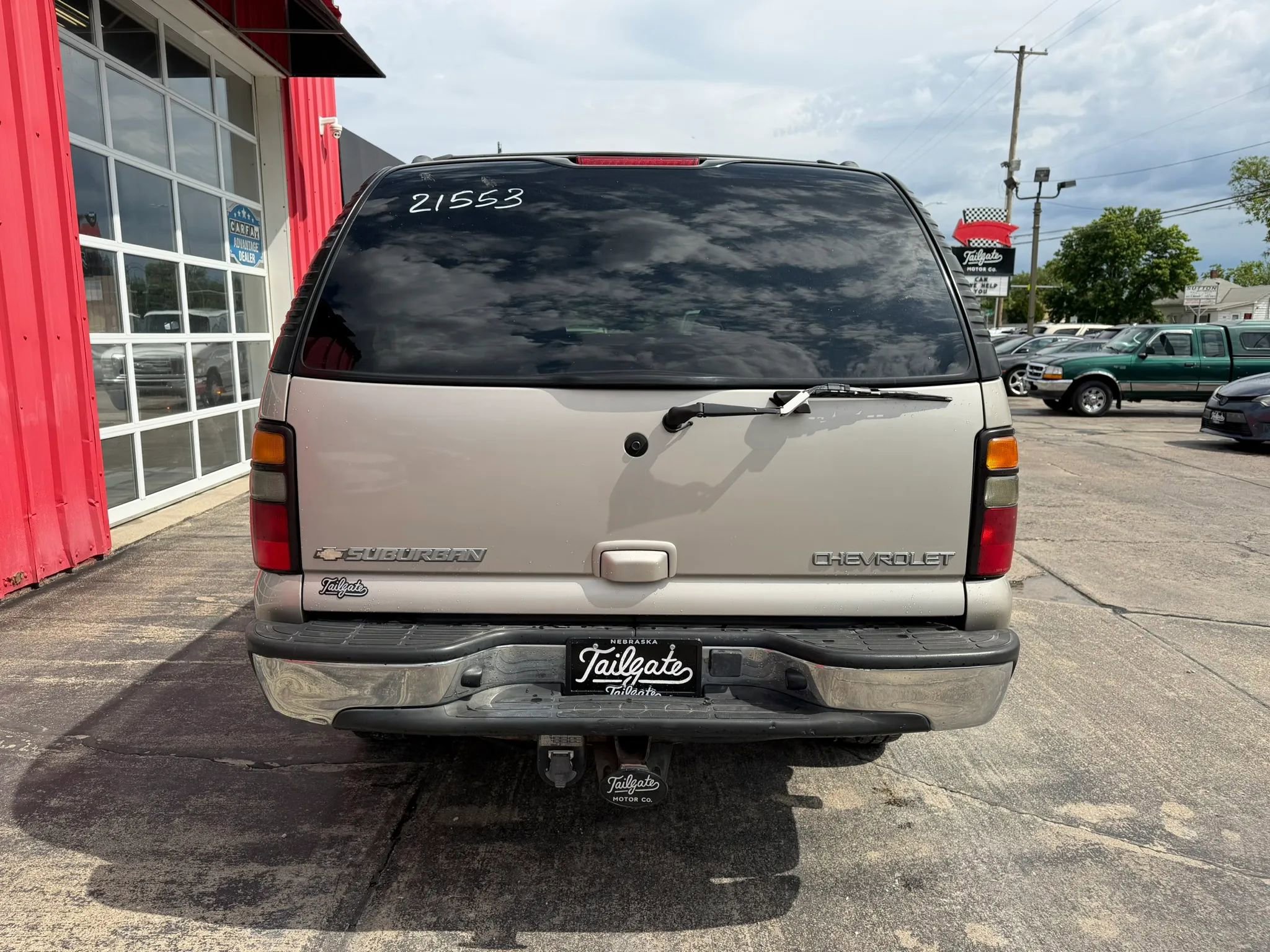Used 2005 Chevrolet Suburban 2500 LT w/ Preferred Equipment Group AWD/4WD image 6