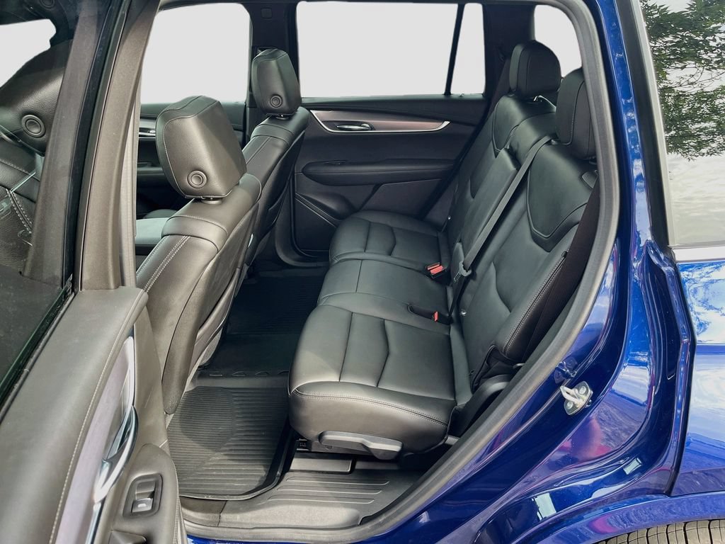 Used 2025 Cadillac XT6 Luxury w/ LPO, Floor Liner Package AWD/4WD image 25