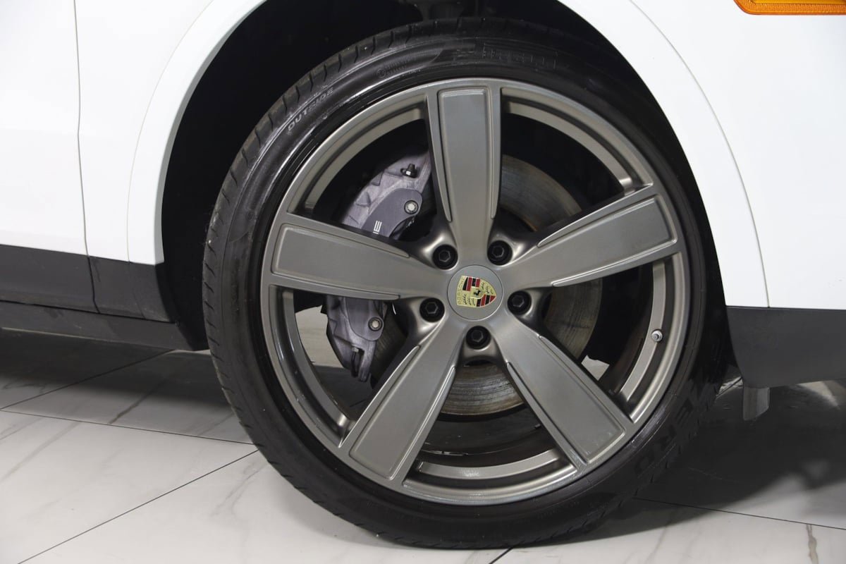 Used 2023 Porsche Cayenne Coupe image 20