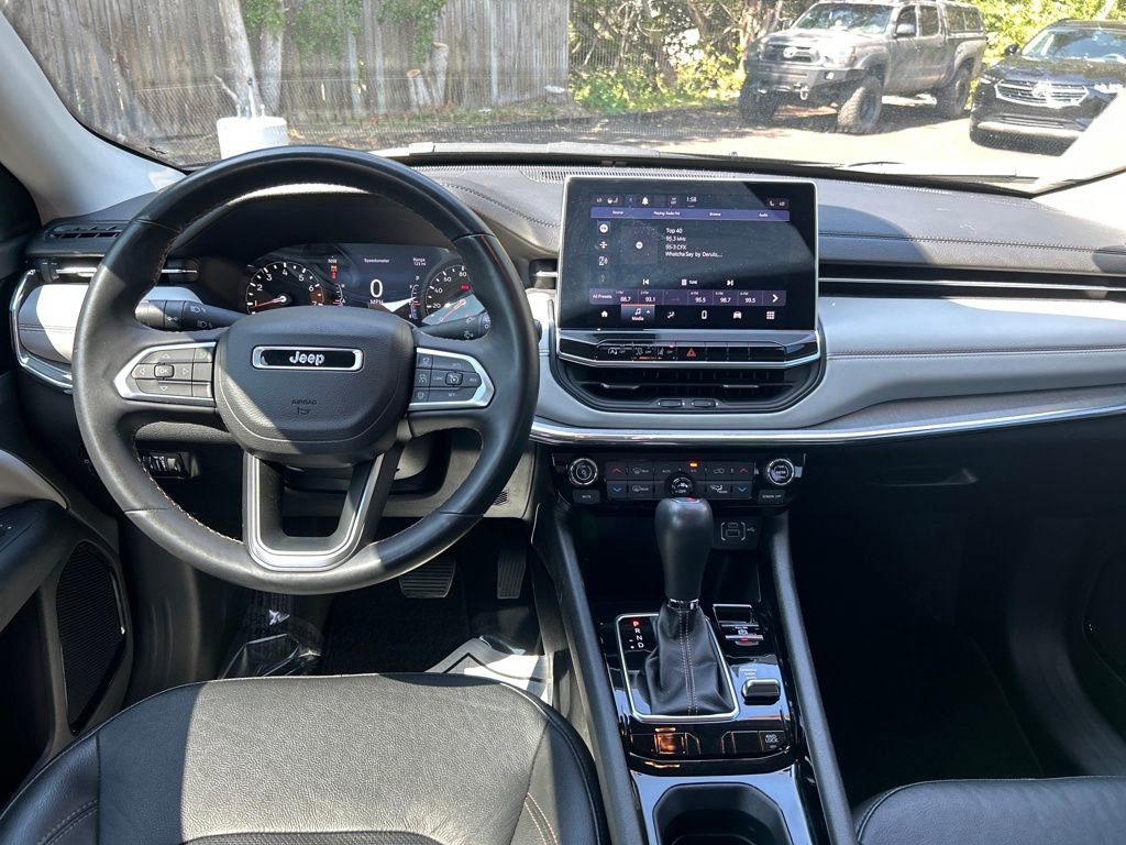 Used 2022 Jeep Compass Limited image 15