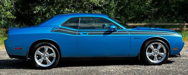 Used 2010 Dodge Challenger R/T RWD image 9