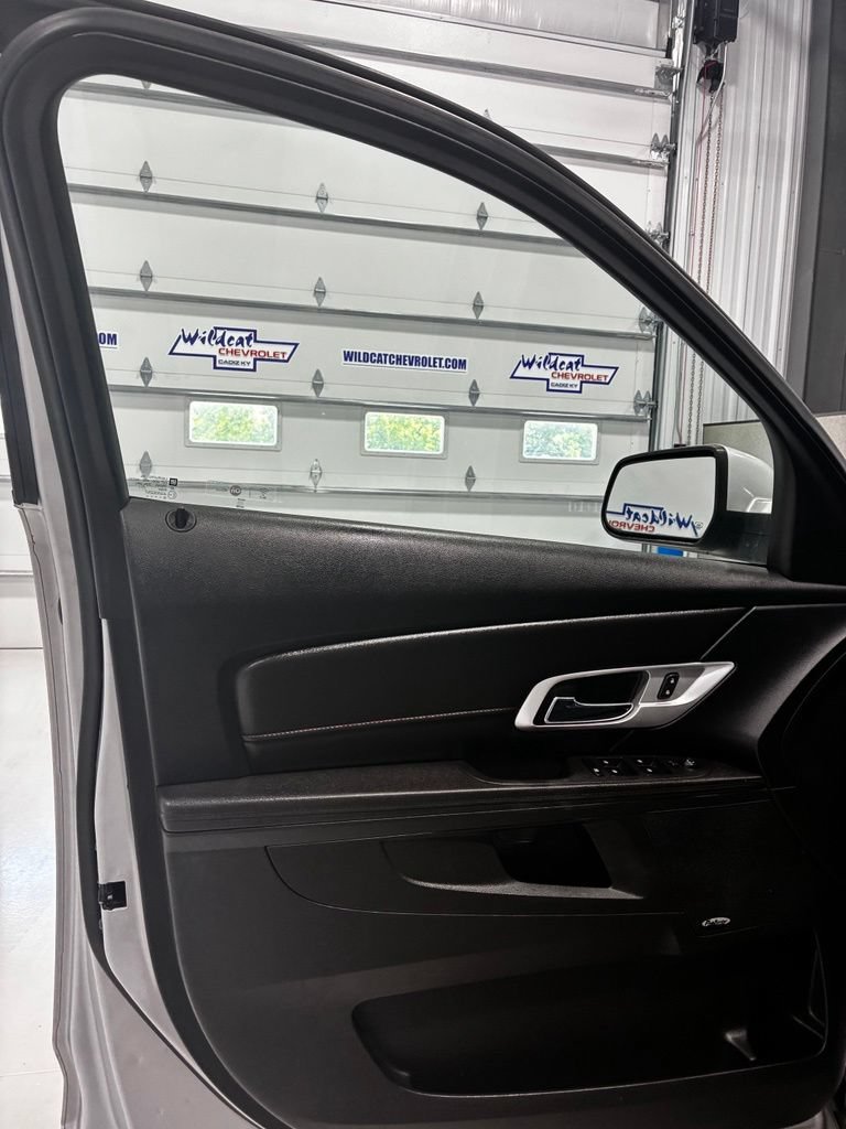Used 2017 GMC Terrain SLE FWD image 14