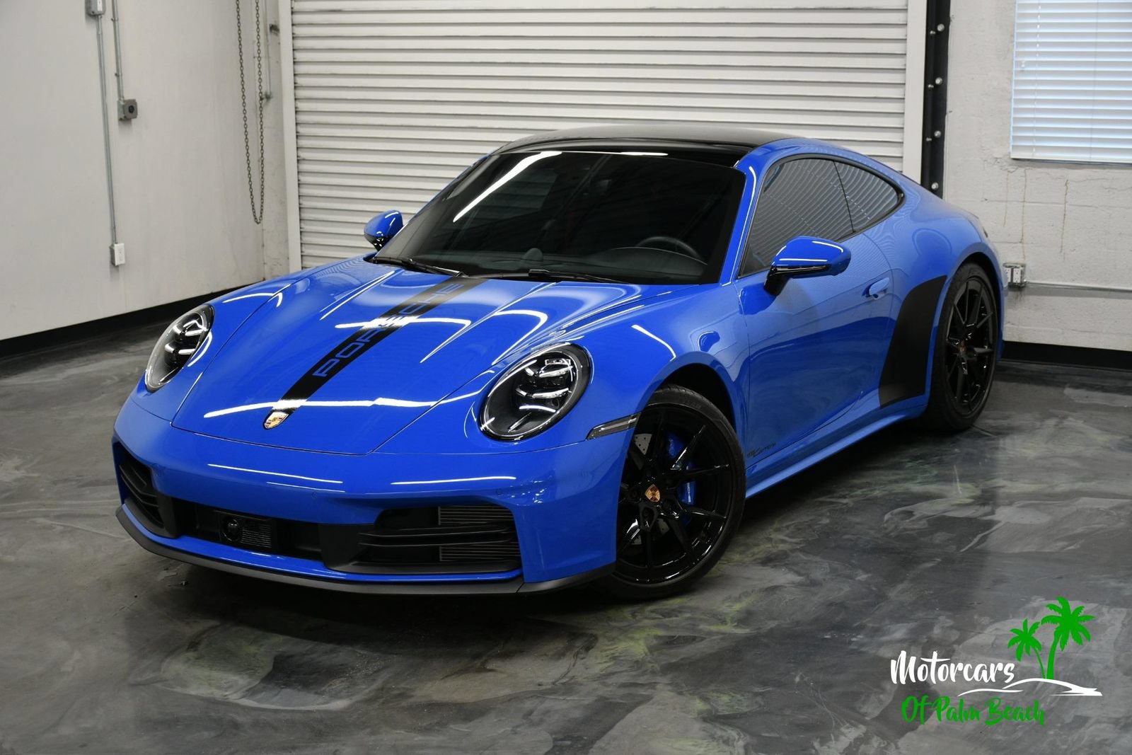 Used 2025 Porsche 911 Carrera RWD image 2