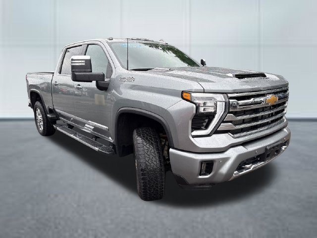 Used 2024 Chevrolet Silverado 2500 High Country w/ Technology Package AWD/4WD image 5