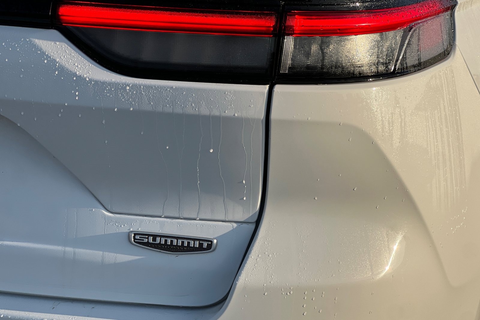 Used 2024 Jeep Grand Cherokee Summit image 30