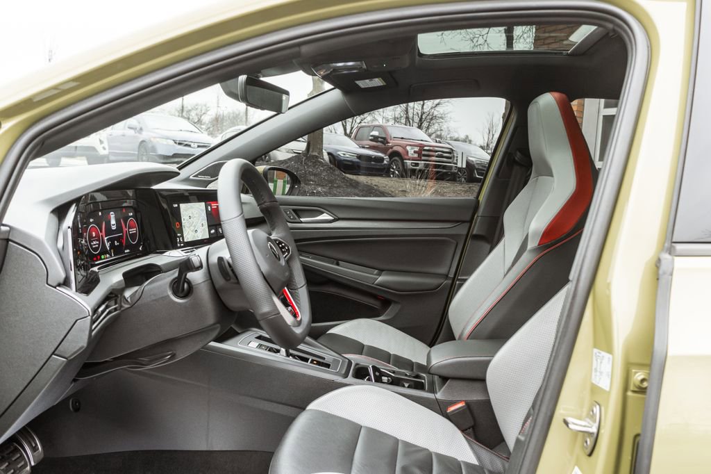 Used 2022 Volkswagen GTI Autobahn image 28