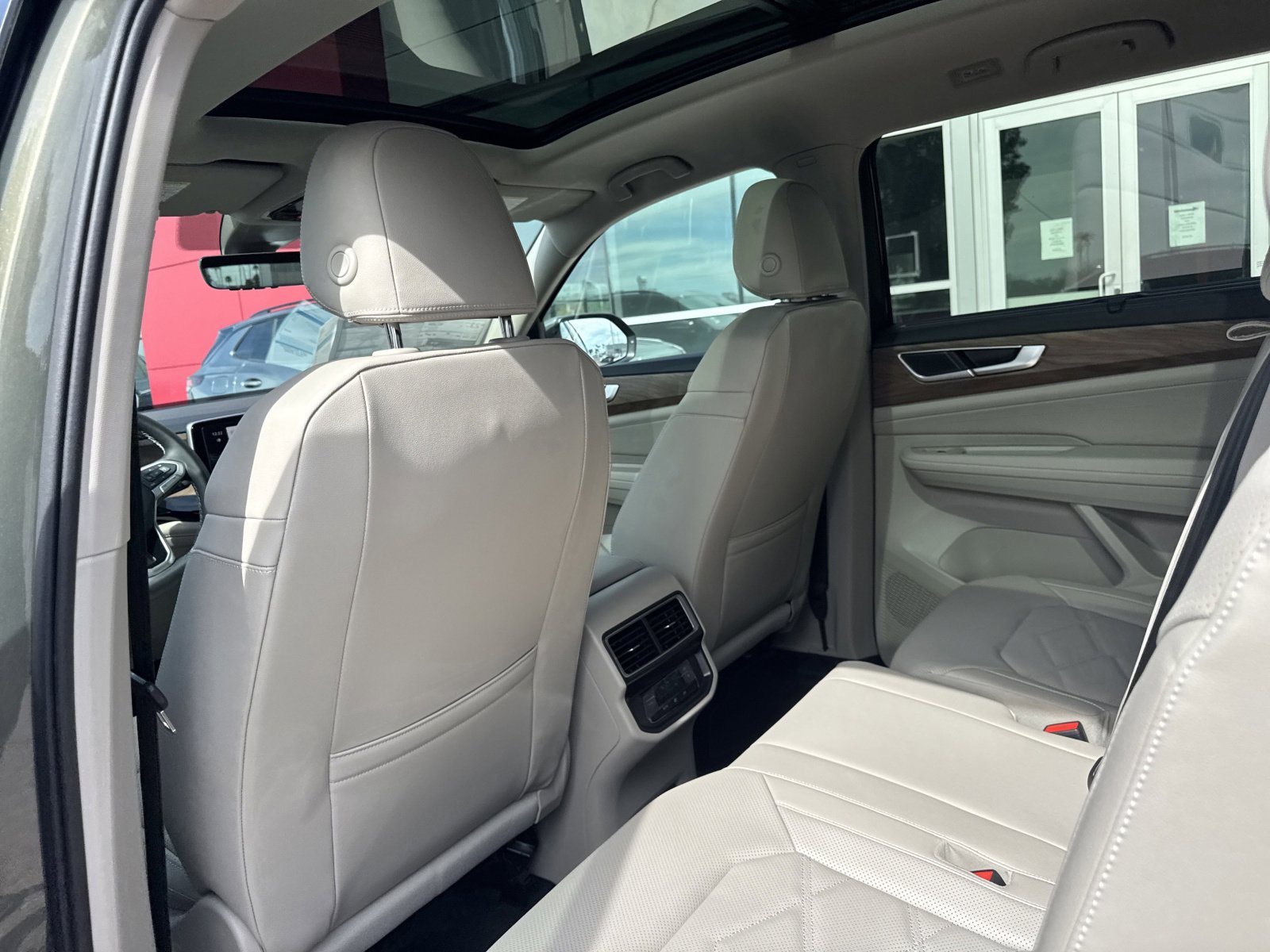 New 2026 Volkswagen Atlas SE image 18