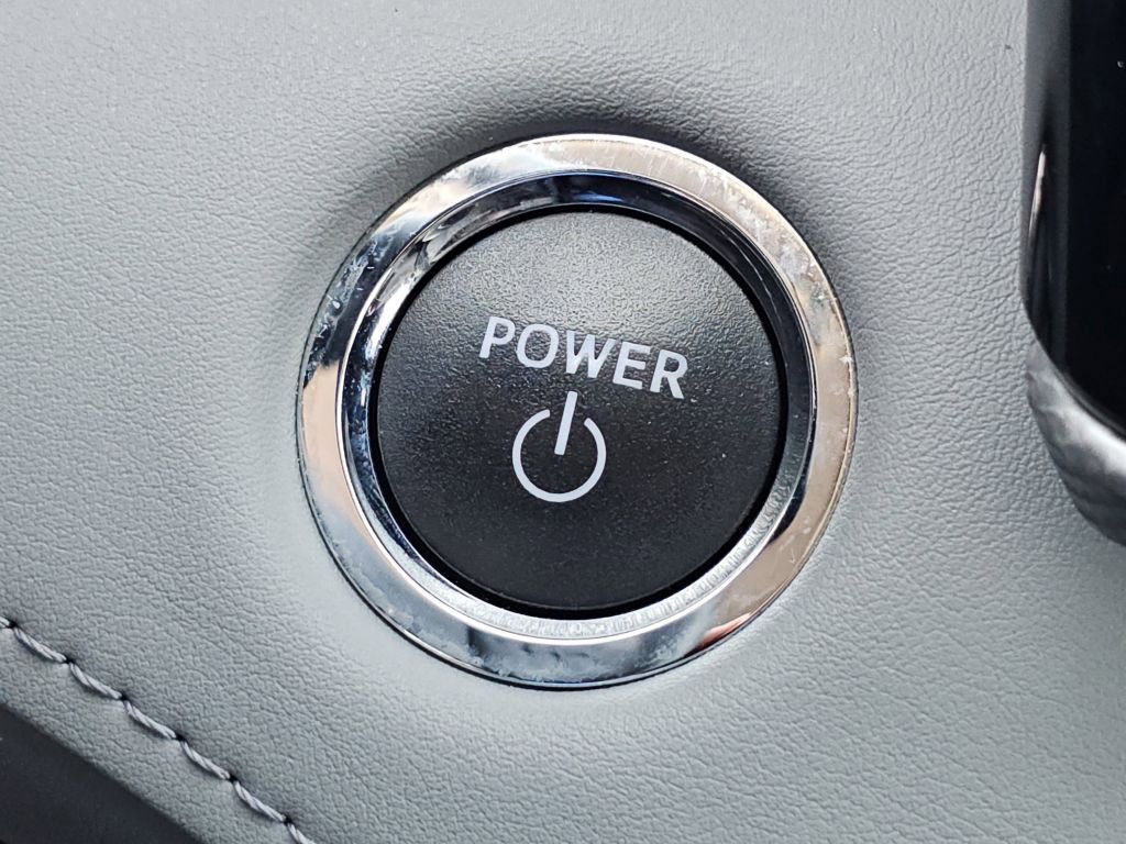 Used 2023 Toyota Highlander Platinum image 17