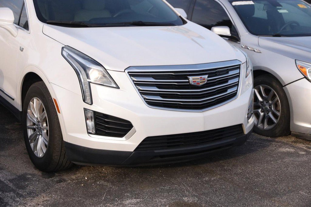 Used 2017 Cadillac XT5 FWD w/ LPO, Wheel Lock Package image 2