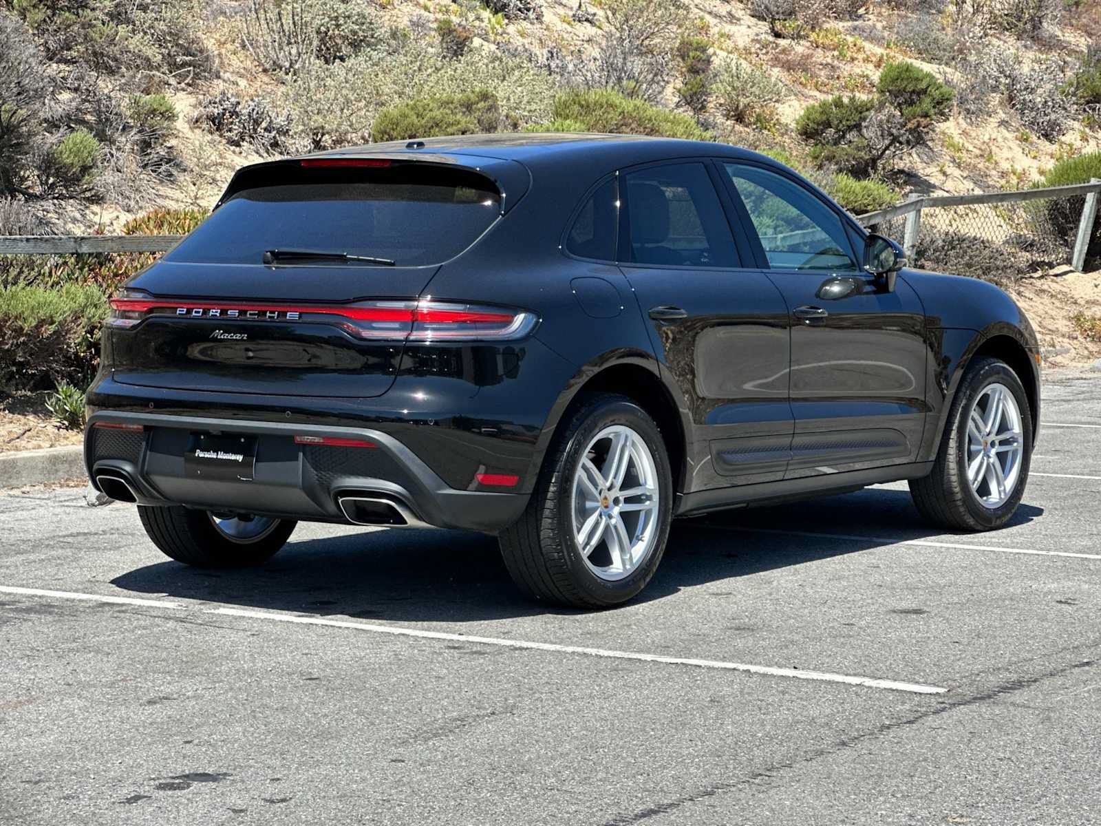 New 2025 Porsche Macan AWD/4WD image 7