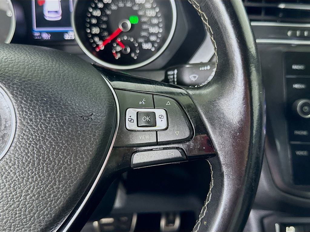 Used 2021 Volkswagen Tiguan SE R-Line image 24