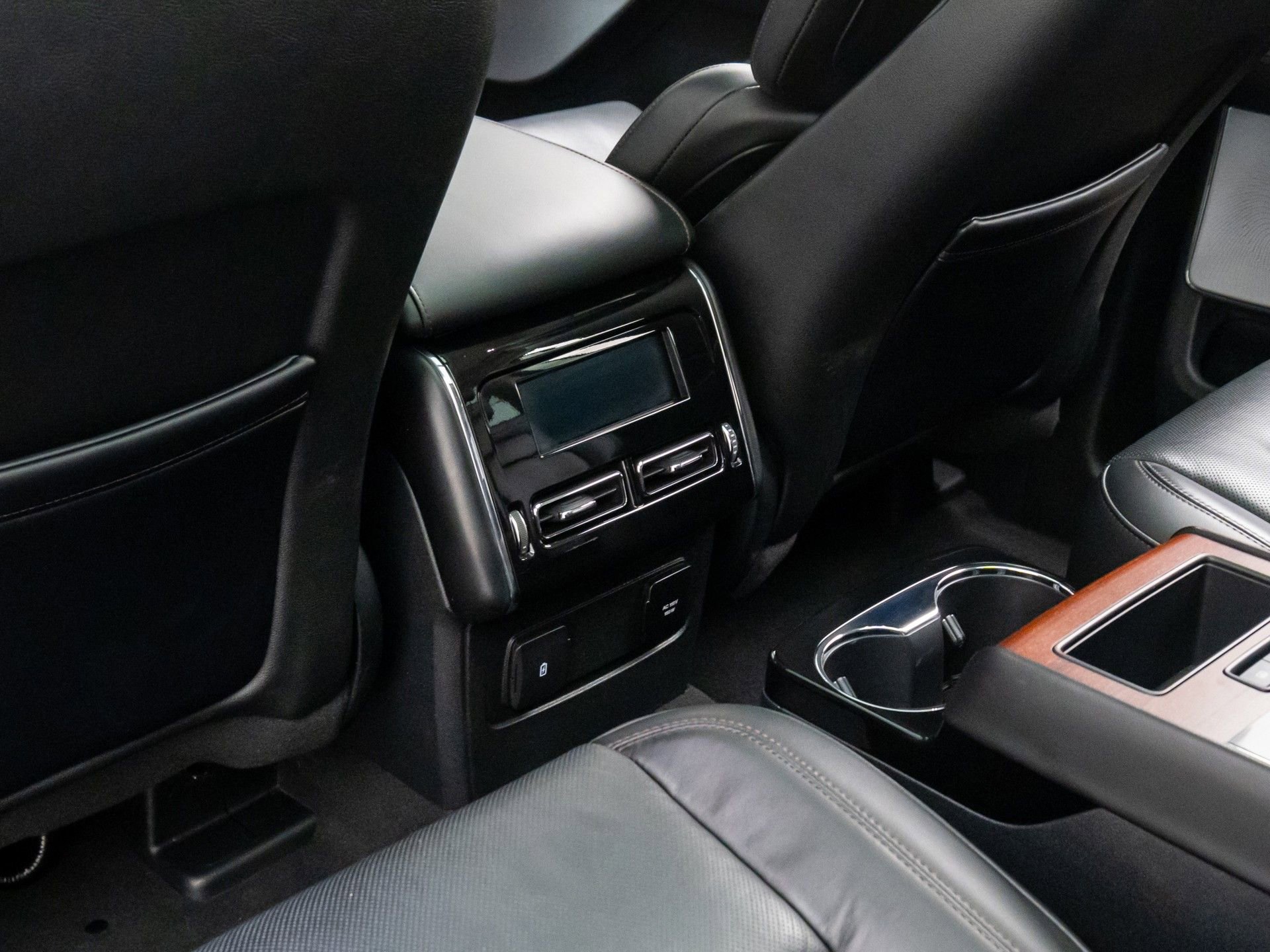 Used 2023 Lincoln Aviator Reserve w/ Equipment Group 201A image 19