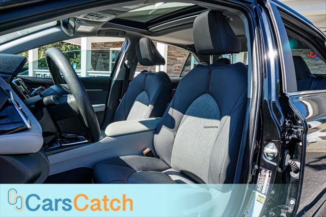 Used 2018 Toyota Camry LE w/ Moonroof Package FWD image 20