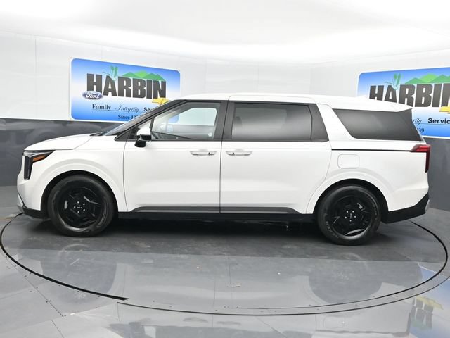 Used 2025 Kia Carnival FWD image 2