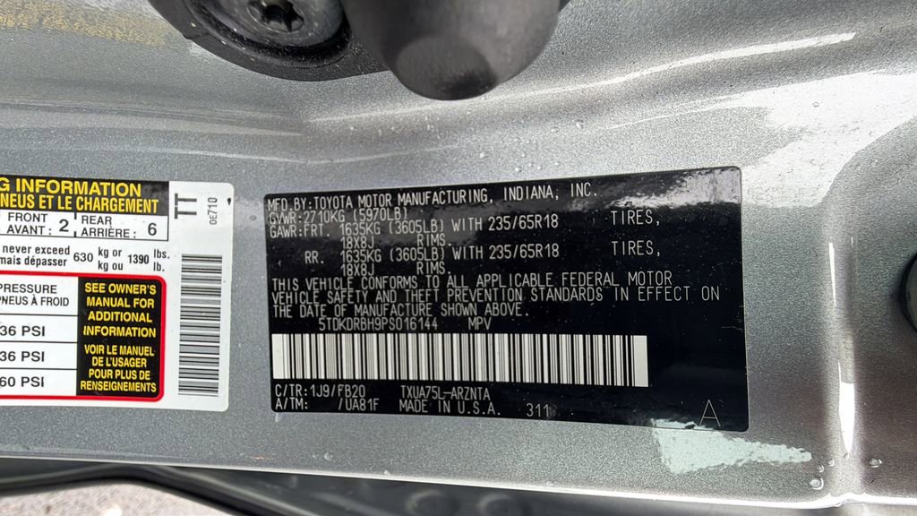 Used 2023 Toyota Highlander LE AWD/4WD image 28