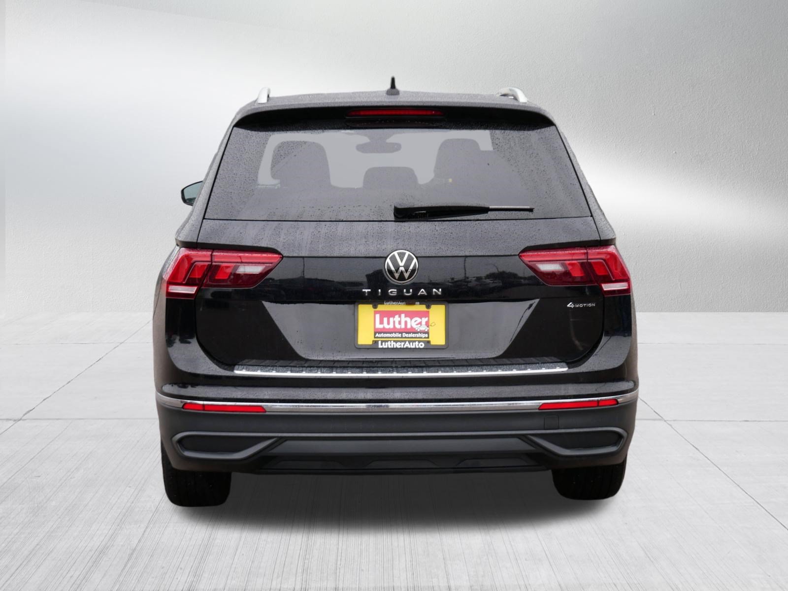 Certified 2024 Volkswagen Tiguan Wolfsburg Edition AWD/4WD image 6