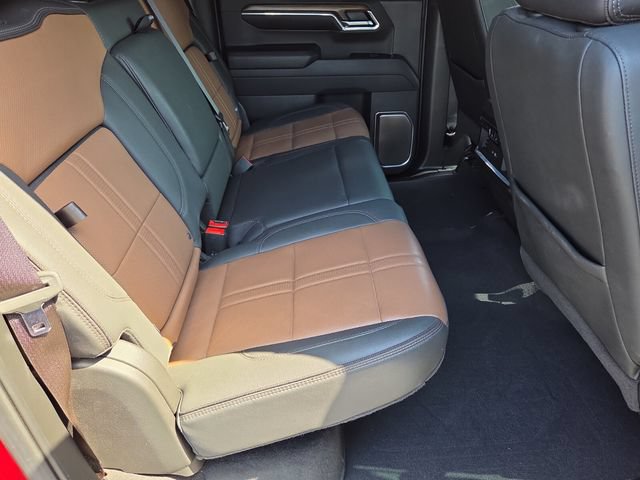 Used 2024 Chevrolet Silverado 1500 High Country w/ Technology Package AWD/4WD image 17