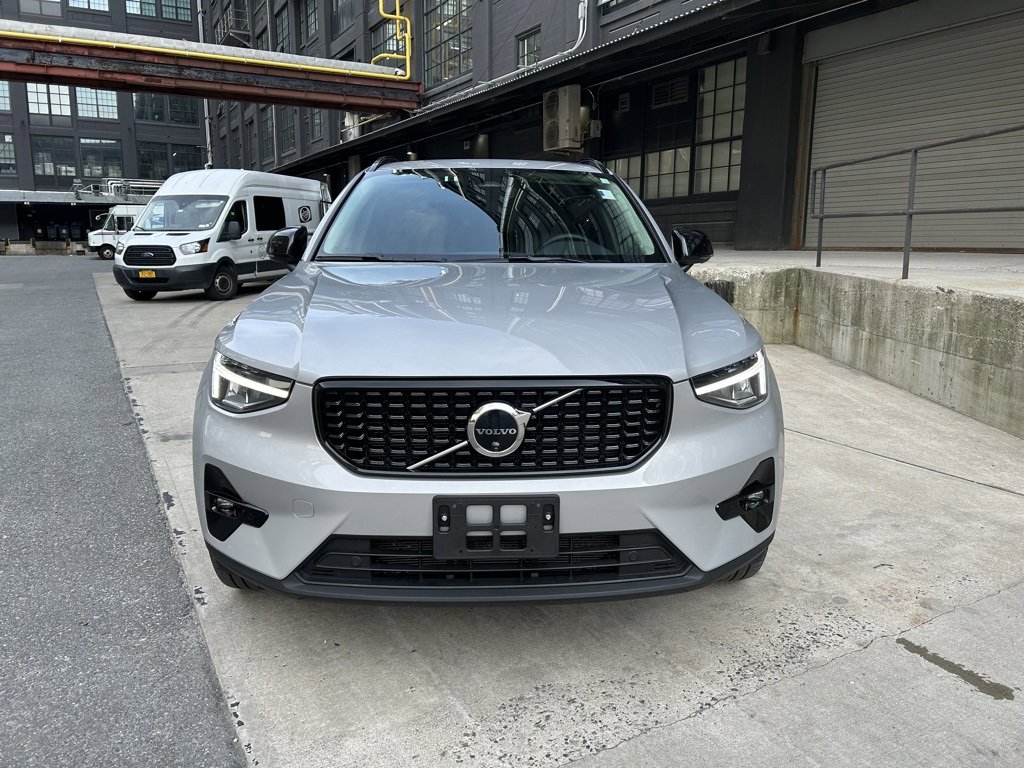 Certified 2025 Volvo XC40 B5 Plus