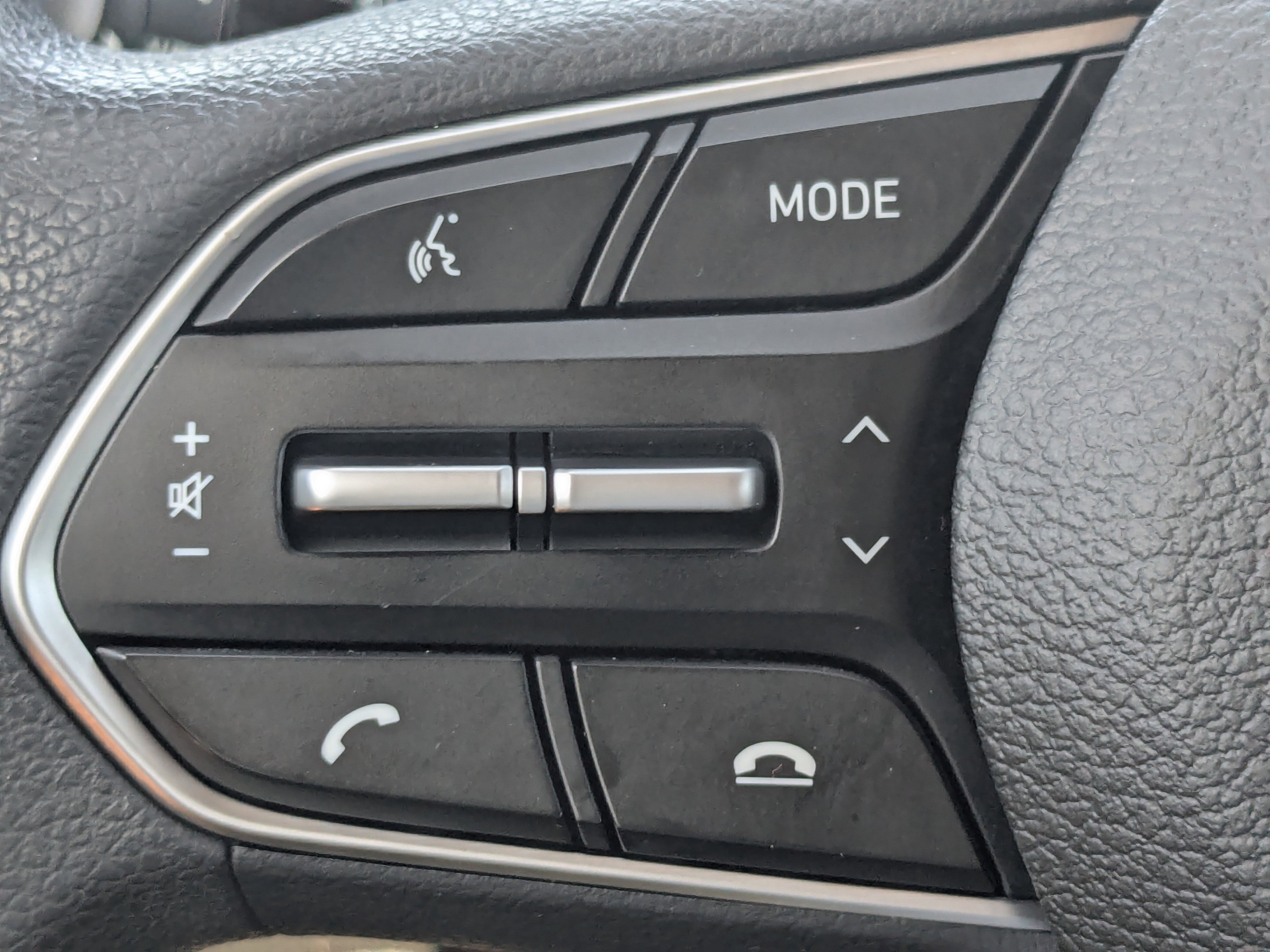 Used 2019 Hyundai Santa Fe SEL FWD image 32