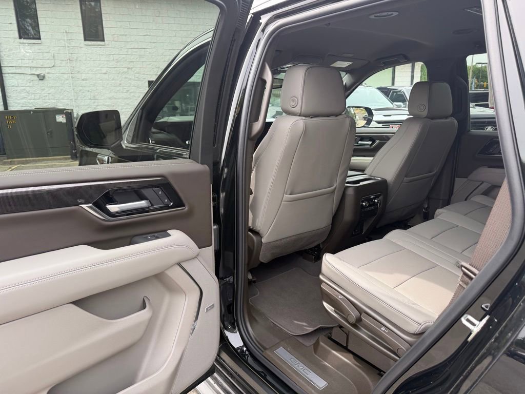 New 2026 GMC Yukon Elevation AWD/4WD image 11