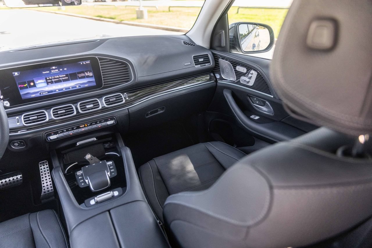 Used 2024 Mercedes-Benz GLS 580 4MATIC image 38